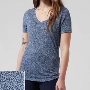 Athleta Breezy Scoop V-Neck Tee Blue Micro Cheetah Animal Print